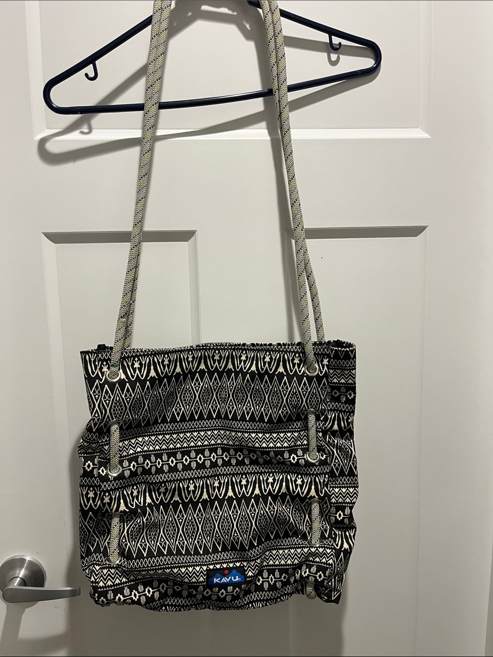 Kavu Black & White Aztec Rope-Handle Tote